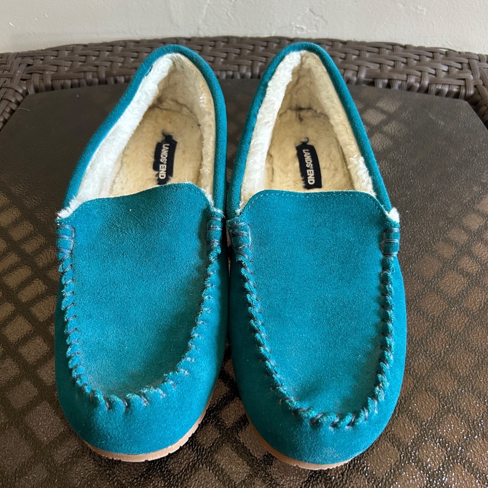 Lands' End Suede Slip On Loafer Slippers Size 8? READ